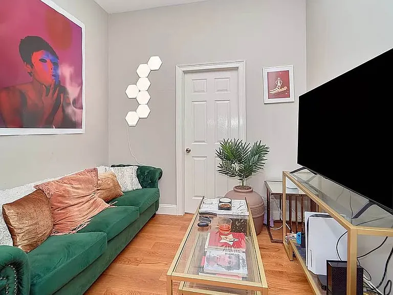 163 Chrystie St Apt 1a, New York