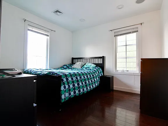 8809 Union Tpke Floor 2, Ridgewood
